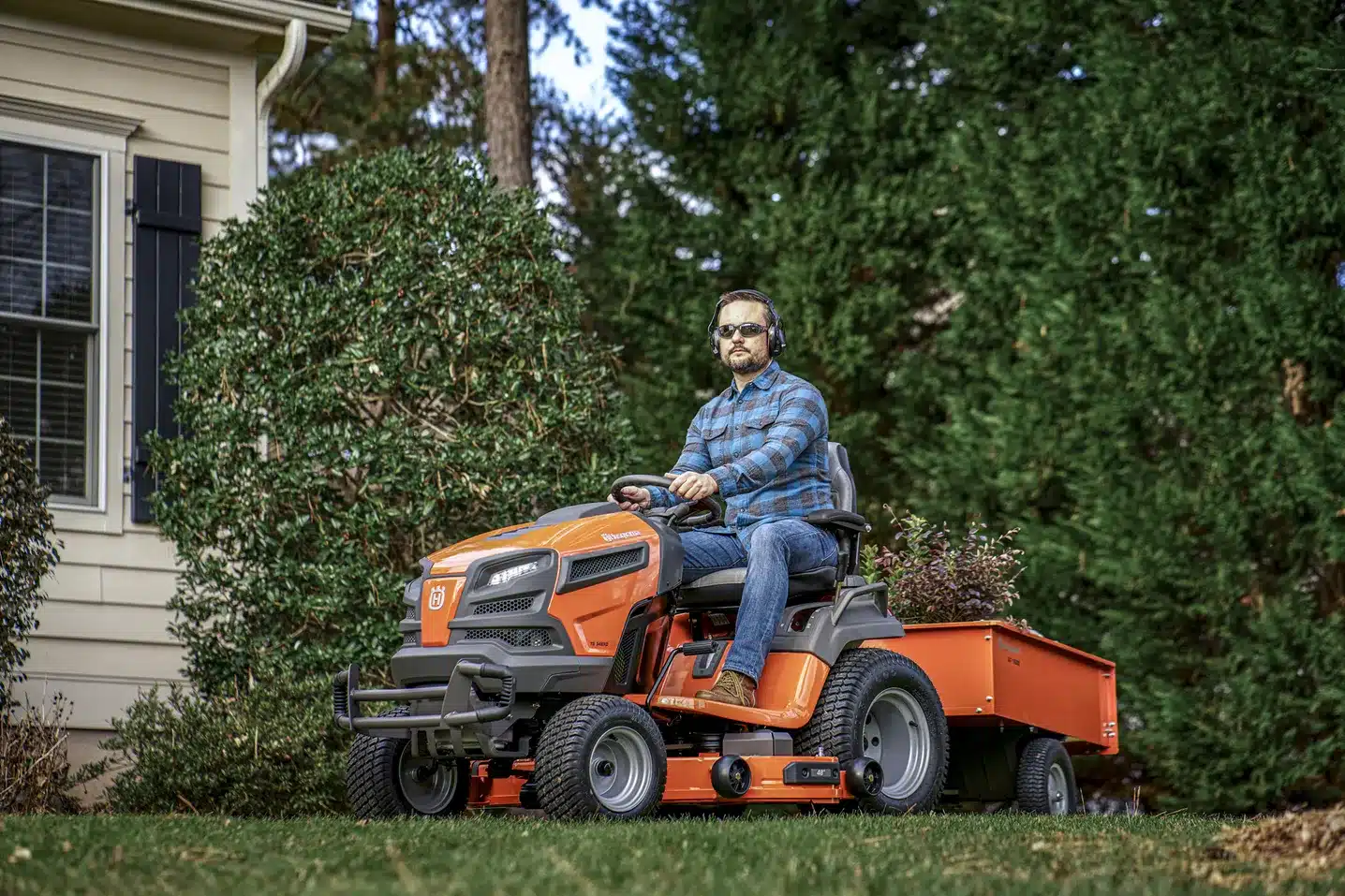 husqvarna-riding-mower-1