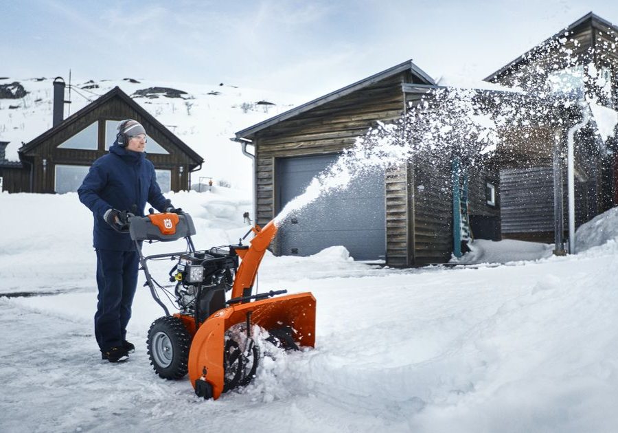 Husqvarna Snowblower 2